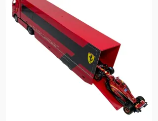 Bburago 1/43 Iveco S-Way 570 Racing Hauler