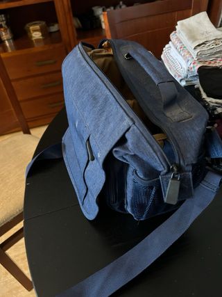 Canon EOS 1300D Cámara Negra con bolsa de regalo