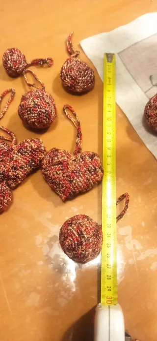 Adornos  Navidad Caja. Corazones, bolas ganchillo