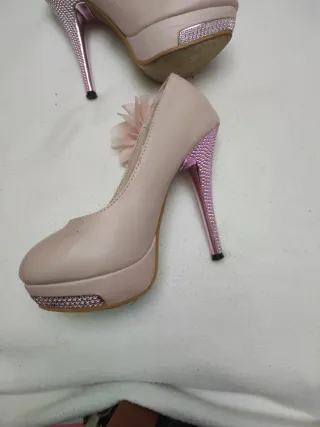 Zapatos de salón tacón alto flor