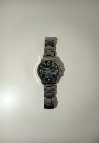 Reloj Deportivo Plateado y Negro