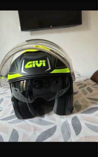 Casco integrale Givi nero e giallo fluo