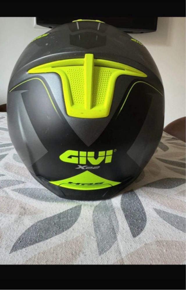 Casco integrale Givi nero e giallo fluo
