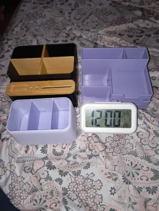 ( NUEVO ) Pack 3 portalápices y reloj digital