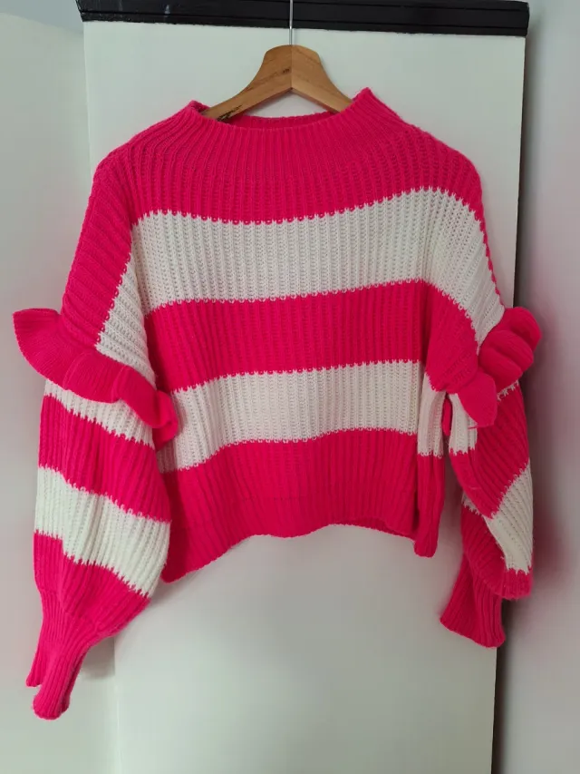 Jersey rayas y volantes fucsia y blanco