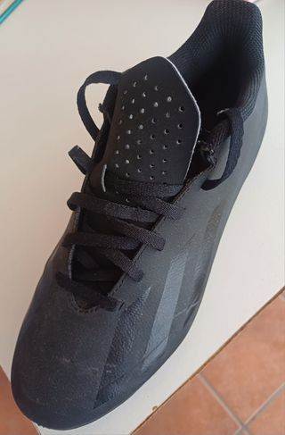Botas de fútbol Adidas negras