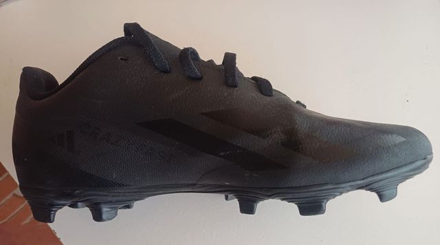 Botas de fútbol Adidas negras