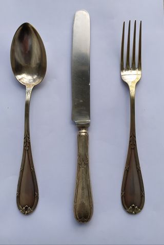 Cubiertos antiguos: Tenedor, cuchara y cuchillo