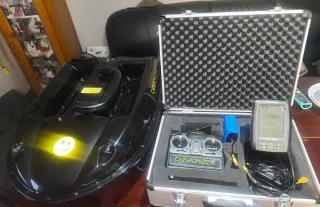 Barco cebador Carpfishing con sonda