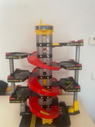 Parking de juguete multinivel