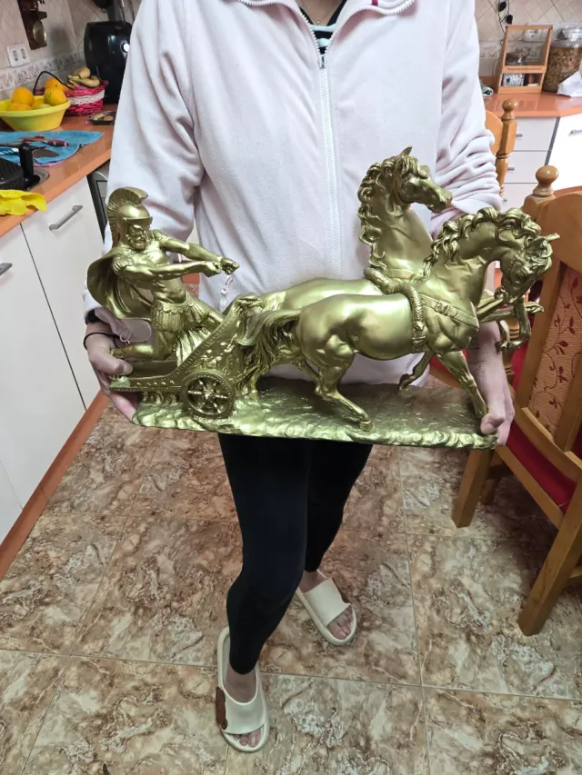 Figura A. Santini 12K firmada