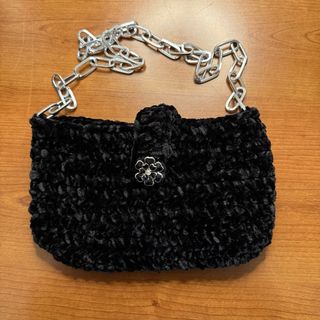 Borsetta velluto nero con catena argento