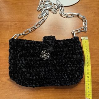 Borsetta velluto nero con catena argento