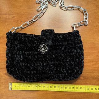 Borsetta velluto nero con catena argento