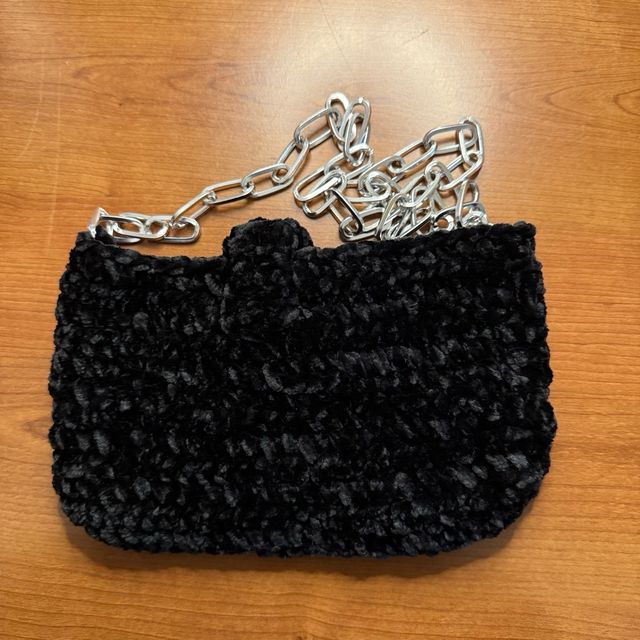 Borsetta velluto nero con catena argento