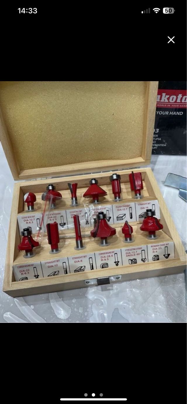 Fresatrice Makita TM-9503 750W + 12 punte