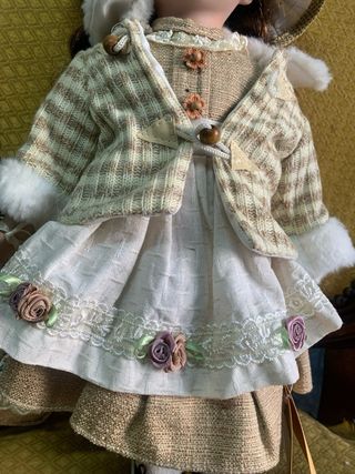 Bambola in Porcellana con Vestito e Cappello