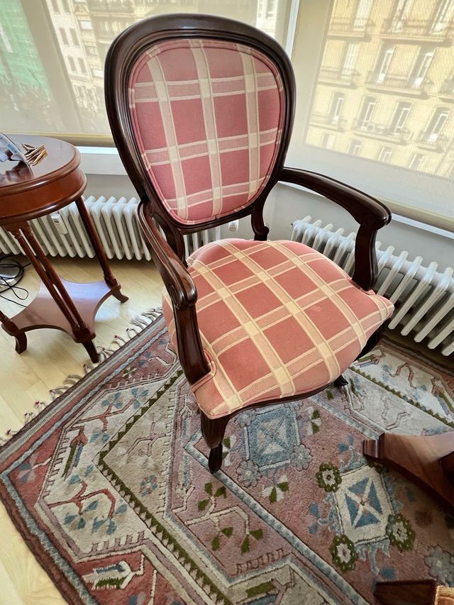 Mesa redonda con 2 sillas