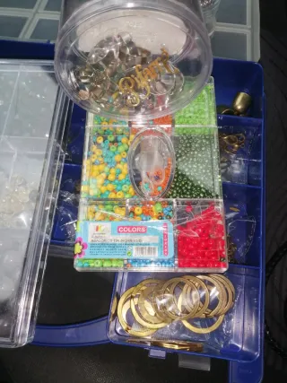 Caja de abalorios Kirica multicolor