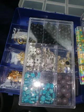 Caja de abalorios Kirica multicolor