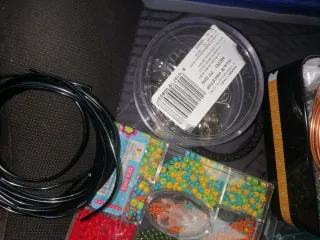 Caja de abalorios Kirica multicolor