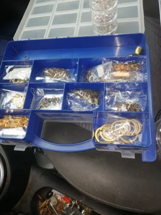 Caja de abalorios Kirica multicolor