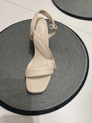 Sandalias Stradivarius Beige Talla 37