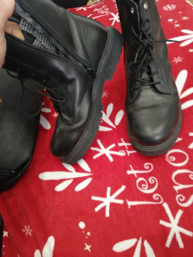 Botas de cuero negras