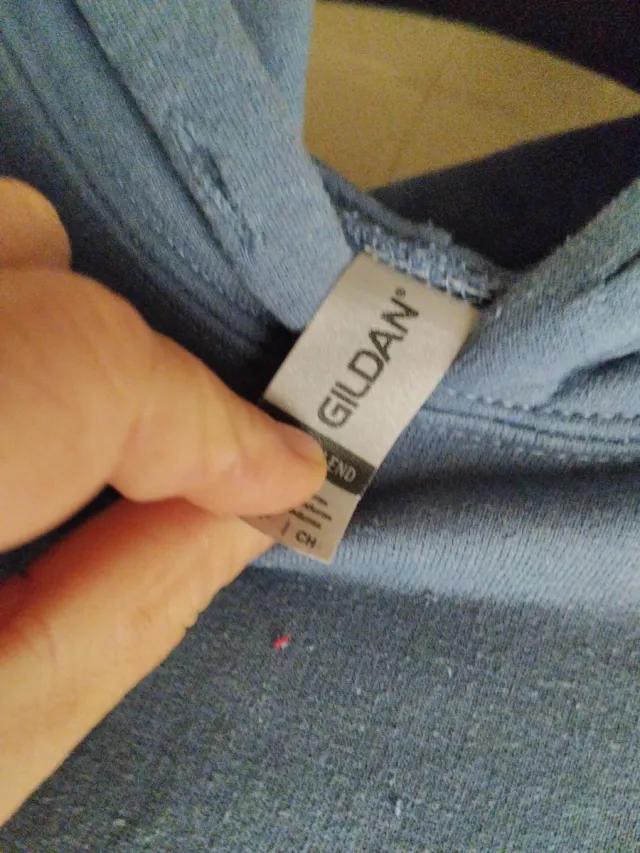 Sudadera Gildan con capucha