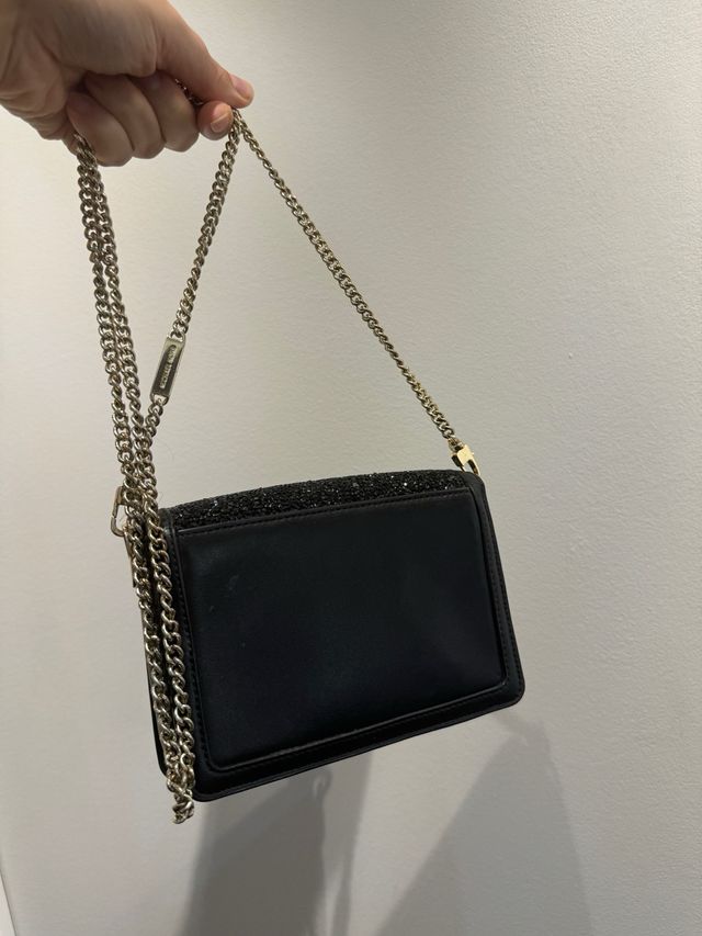 Bolso Michael Kors Negro con Detalles Dorados