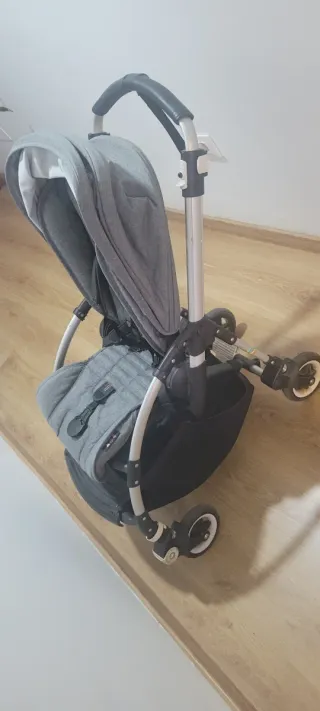Bugaboo Bee5 carro y capazo gris