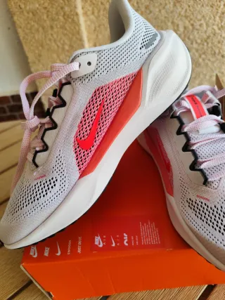 Nike Air Zoom Pegasus 41 GS 38,5 (24cm)