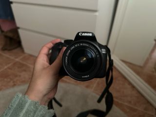 Cámara Canon EOS 1300D Negra