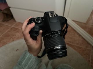 Cámara Canon EOS 1300D Negra