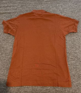 Polo Lacoste color marrón