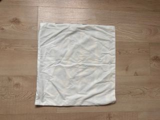 Capas de almofada com triângulos azuis