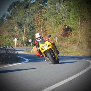 Suzuki GSXR 600 K5 Amarilla