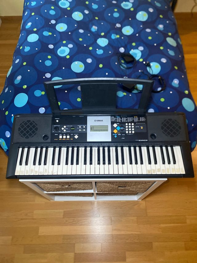 Piano Yamaha PSR-E223