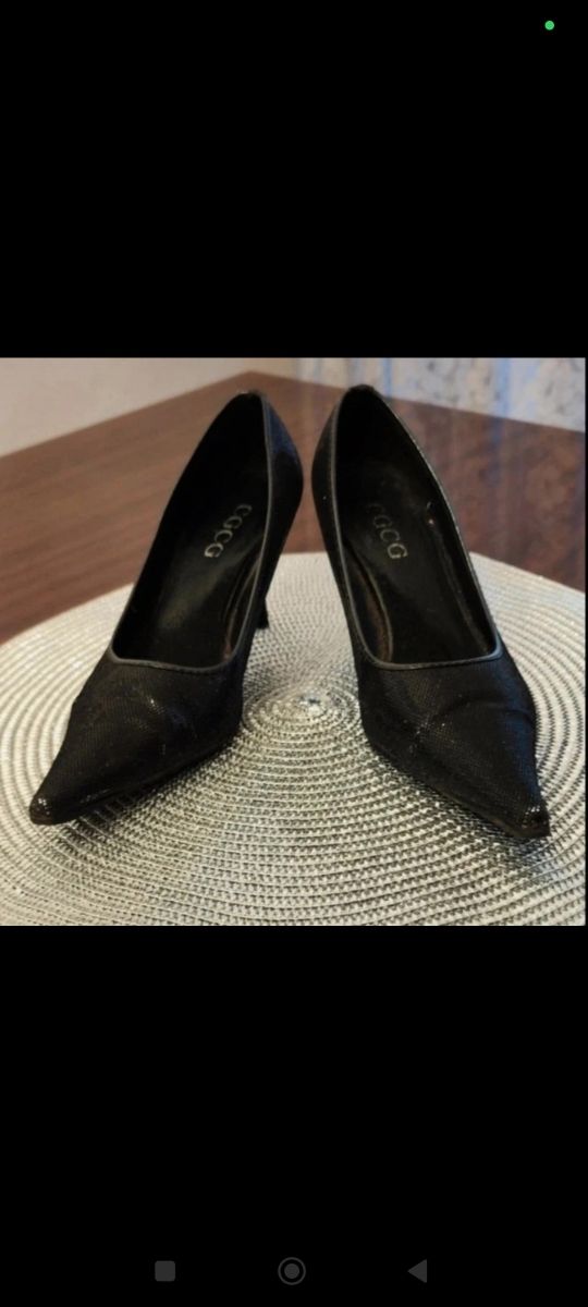 Zapatos de tacón negros