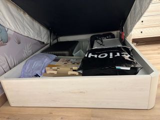 canapé y colchón de 1,35 x 1,90 totalmente nuevo