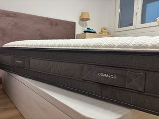 canapé y colchón de 1,35 x 1,90 totalmente nuevo