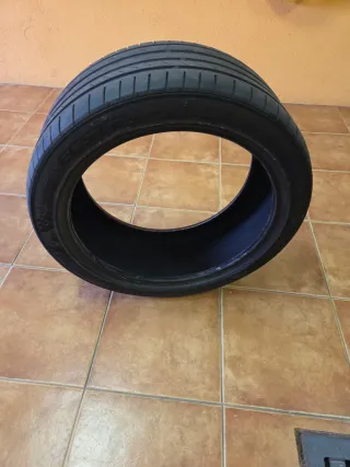 Neumático 235/40/18