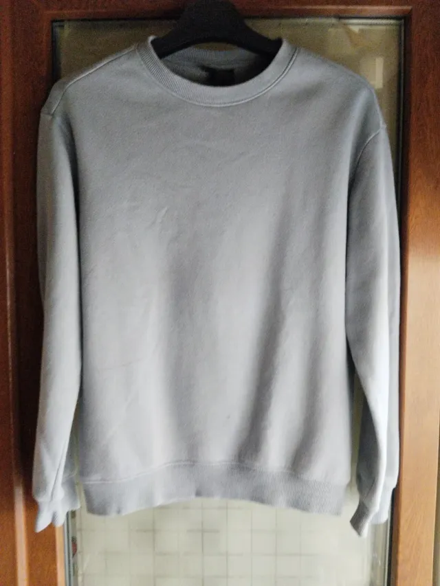 Sudadera gris
