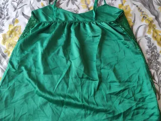 Camiseta tirantes lentejuelas verde