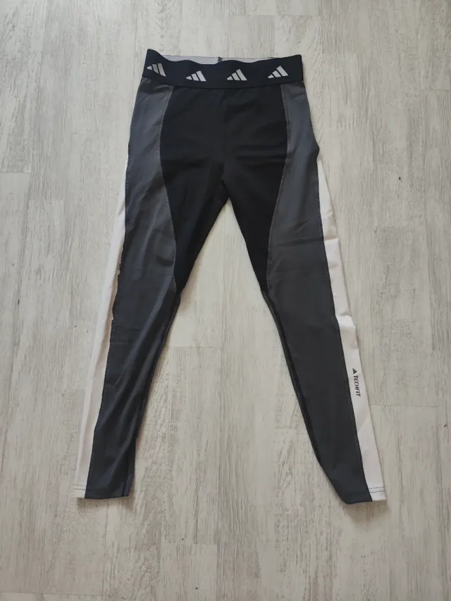 Mallas Adidas Techfit Negro/Gris