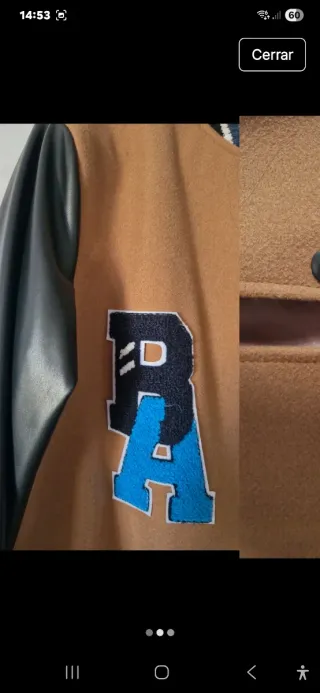 Chaqueta universitaria marrón y negra