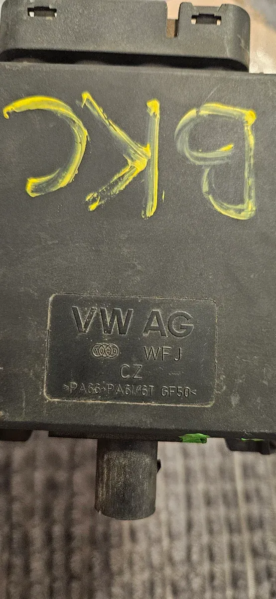 Caja electroválvulas VW ref: 6Q0906625