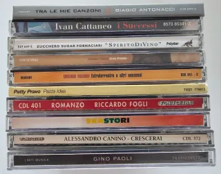 10 CD musica italiana + porta CD Ikea