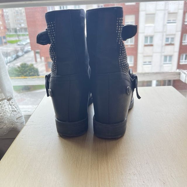 Botín cuña interior con strass