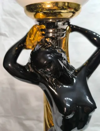 Lámpara figura femenina en cerámica esmaltada